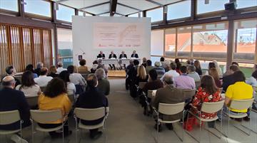 Hydraulic Architecture in Bridge Building. Book presentation